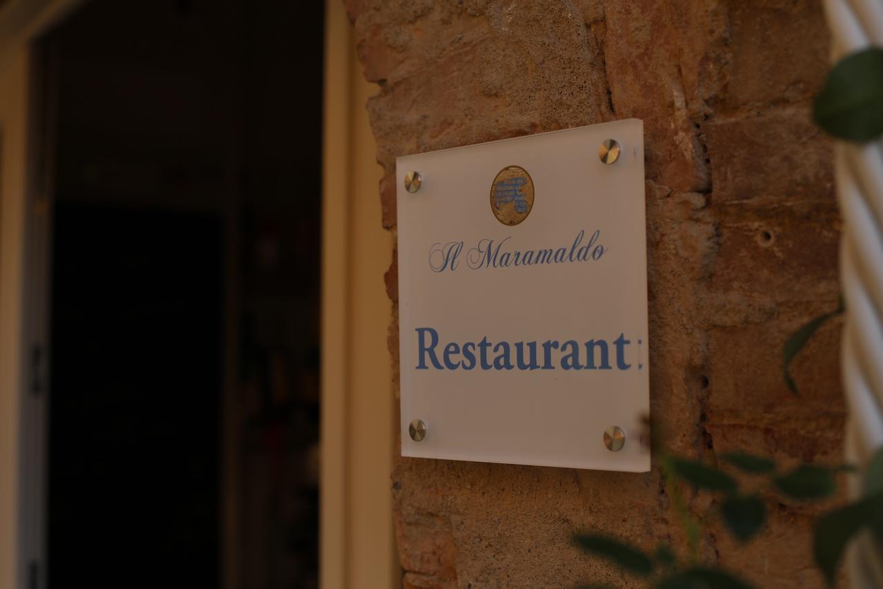 Il Maramaldo Bed&Breakfast-Restaurant Lajatico Exteriör bild