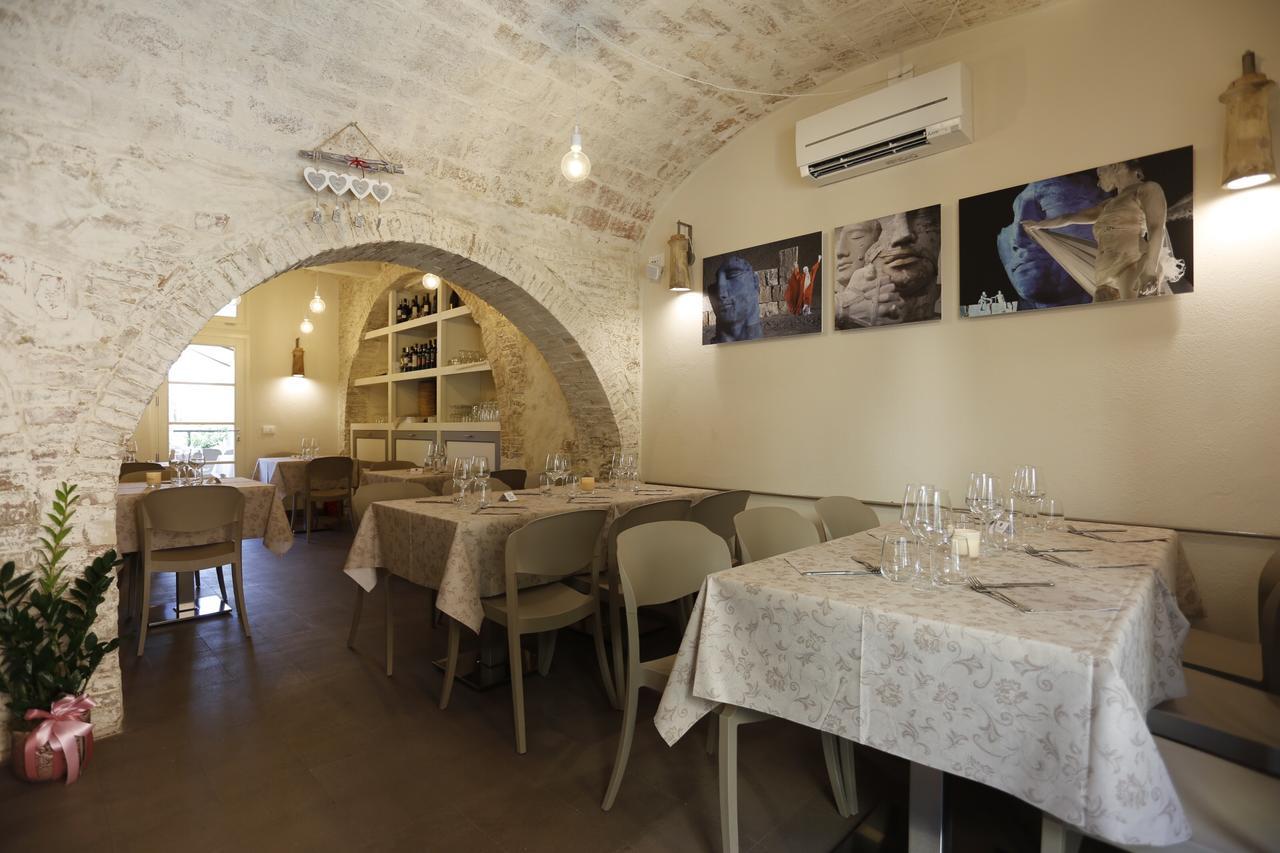Il Maramaldo Bed&Breakfast-Restaurant Lajatico Exteriör bild